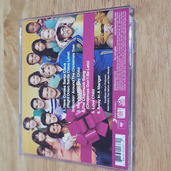 Glee The Music The Christmas Album Volume  4 CD - Picture 2 of 4
